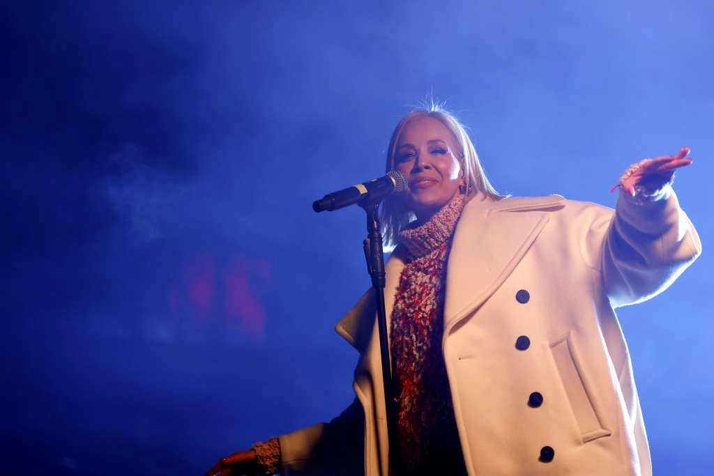 Veliki broj građana Sarajeva i turista dočekao Novu godinu uz hitove Jelene Rozge